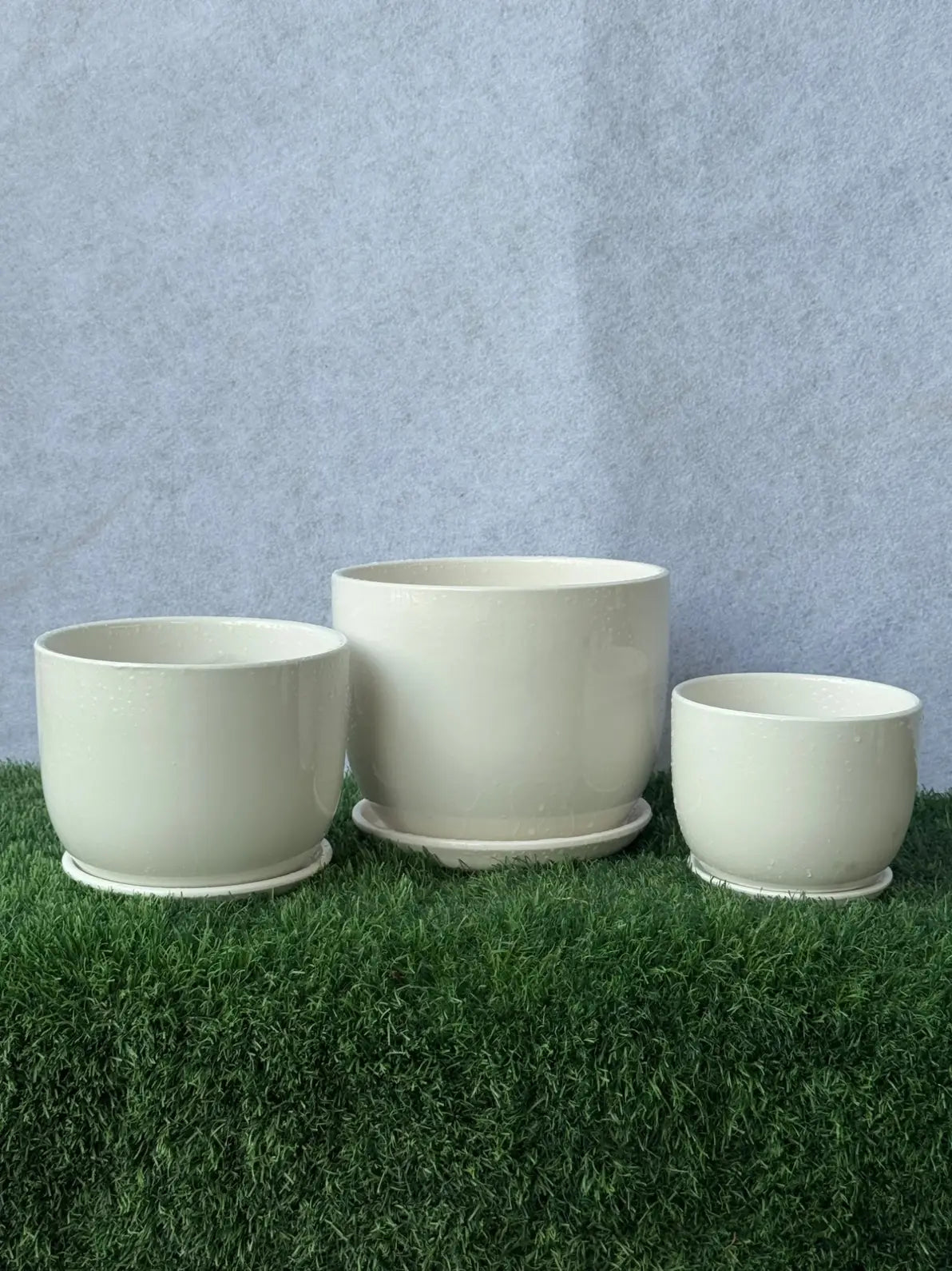 Ceramic Table Top Pots (Set of 3) with drainage plates, sleek minimalist planters for desks in Dubai.