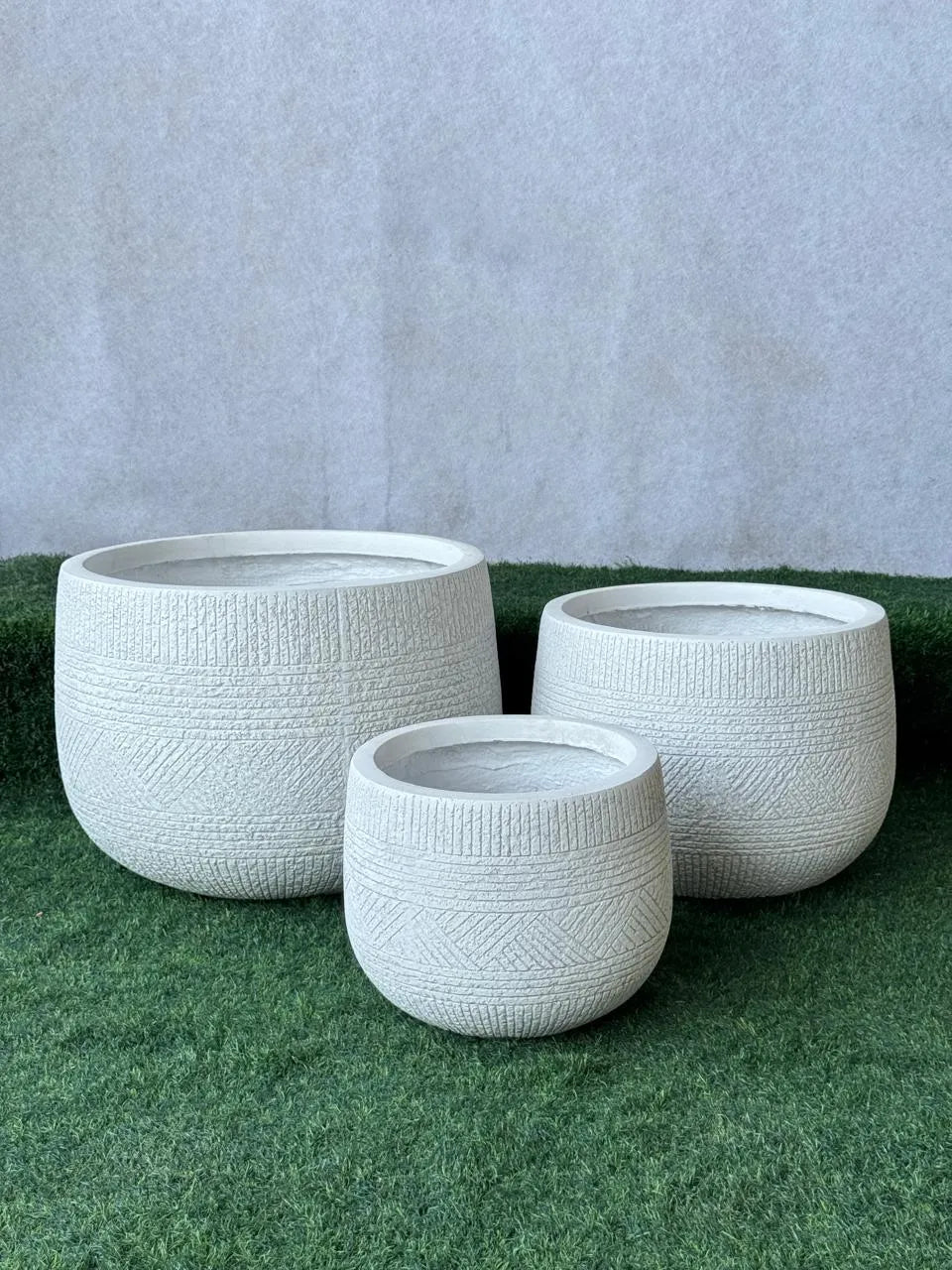 Luxury Textured White Fiber Pot