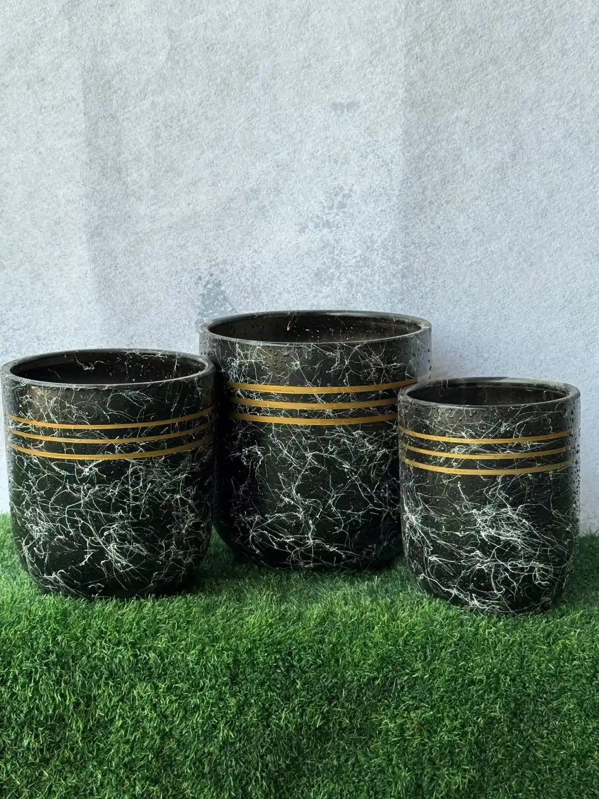 Stylish Ceramic Pots Set, elegant planters made with premium ceramic for indoor and outdoor plants in Dubai.